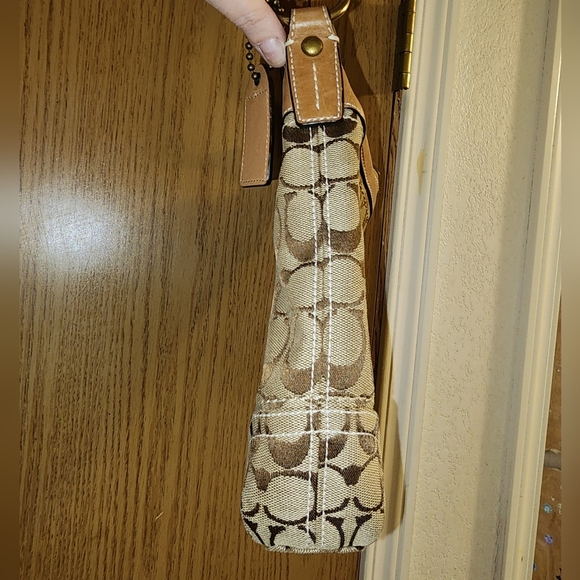 VINTAGE coach crossbody signature C like new condition - Picture 4 of 9